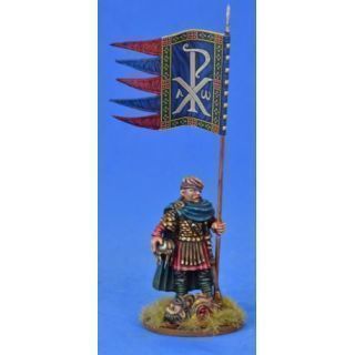 Briton Warbanner Bearer